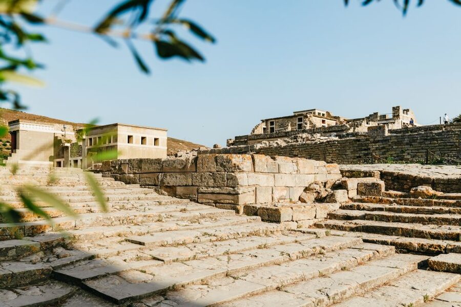 Knossos: Knossos Palace Skip-the-Line Guided Walking Tour - Knossos Palace in 90 Minutes: Why This Guided Skip-the-Line Format Works
