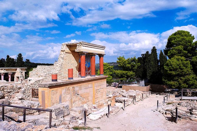 Knossos Palace and Arch. Museum of Heraklion Tour - Meeting point at Knossos: the part that affects everything