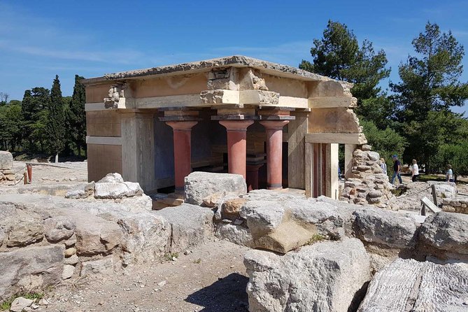 Knossos Palace and Pottery experience (Luxury Adventure) - Group size and guide style: why it can feel personal