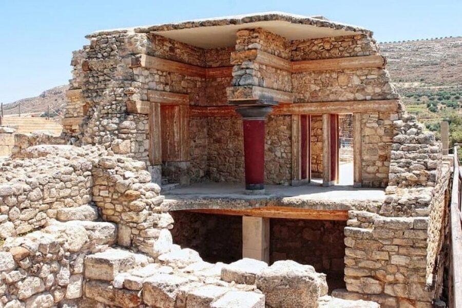 Knossos Palace guided tour - Heraklion City tour + market - Sun, crowds, and audio headsets: plan your comfort