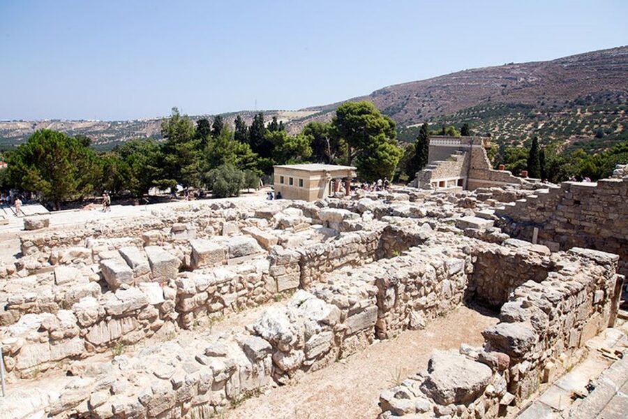 Knossos Palace guided tour - Heraklion City tour + market - Heraklion City tour feel: guide-led walk, market time, then freedom
