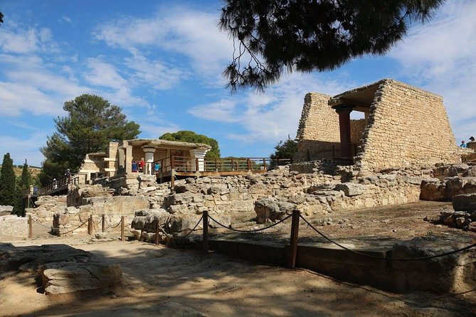 Knossos Palace Guided Walking Tour - Headsets and small groups: how the tour stays usable