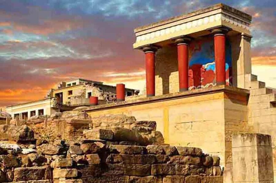 Knossos Palace & Heraklion Full-Day Tour from Chania Area - The walk to the museum: why the order makes sense