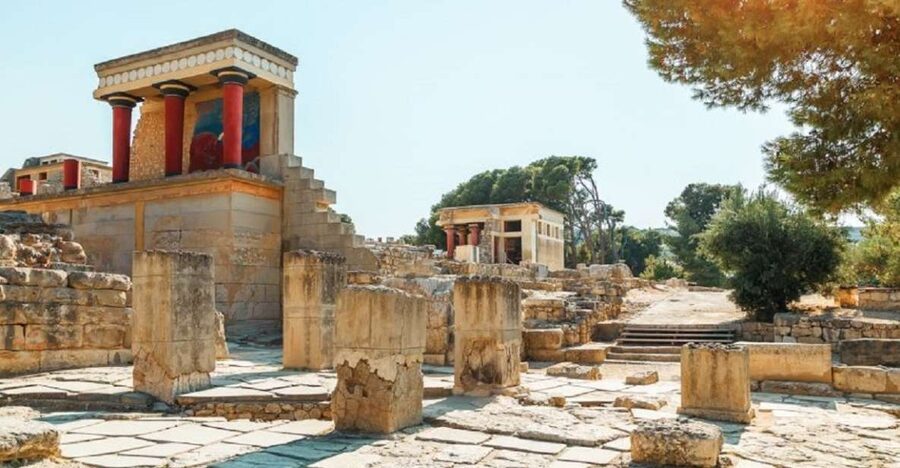 Knossos Palace, Museum & Heraklion City Tour From Chania - Getting from Chania Area to Knossos: Bus Comfort and Timing