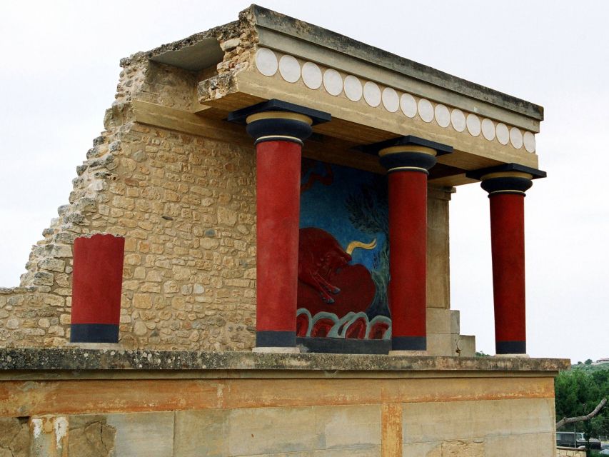 Knossos Palace Skip-the-Line Ticket & Private Guided Tour - What a Licensed Archaeologist Adds (Including Photo Stops)