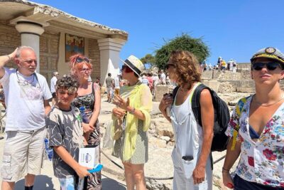Knossos Palace Tour with Transfer & Skip-the-Line Entry Ticket - Getting started at Capsis Astoria at 10:00 (and why it matters)