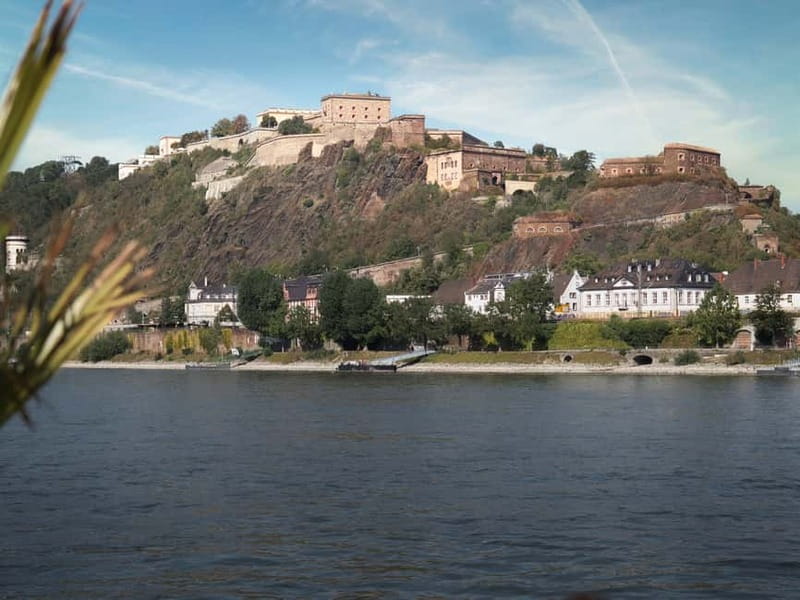 Koblenz:Rhine Valley boat tour along the castles and palaces - The ride back to Koblenz: same sights, better odds at photos