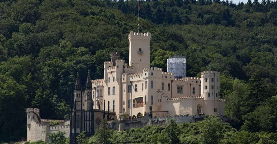 Koblenz: Rhine Valley Castle Sightseeing Cruise - Burg Lahneck and Stolzenfels Castle: where the photos look effortless