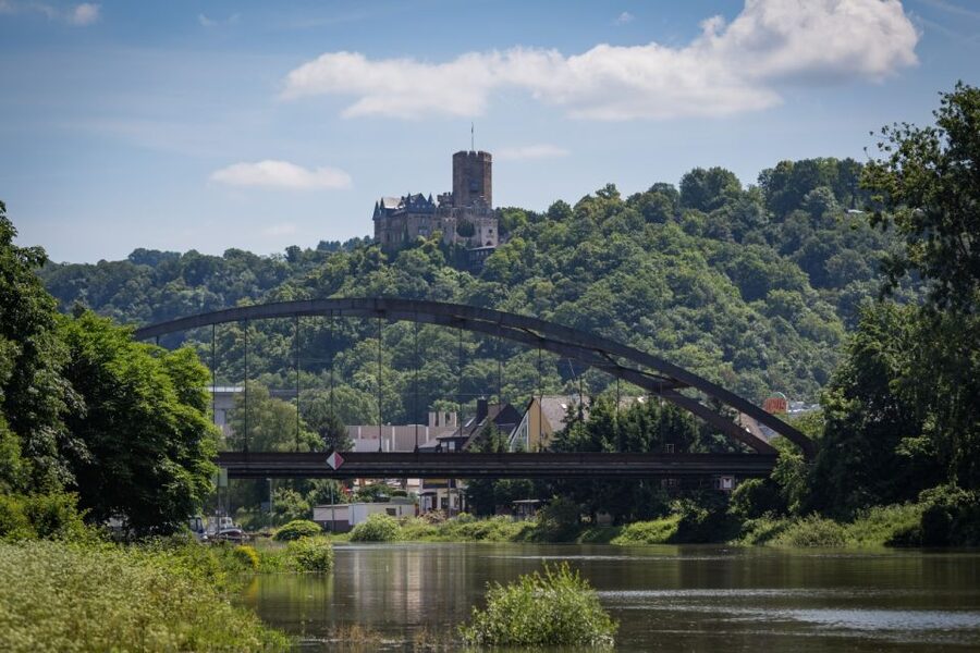 Koblenz: Rhine Valley Castle Sightseeing Cruise - Deutsches Eck and the Rhine–Moselle meeting: a key moment on the route