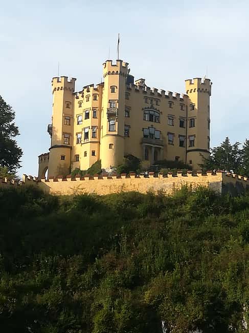 Kombi Ticket Neuschwanstein and Hohenschwangau Castle - Meeting Point in Füssen: Get There Early, Stay Calm