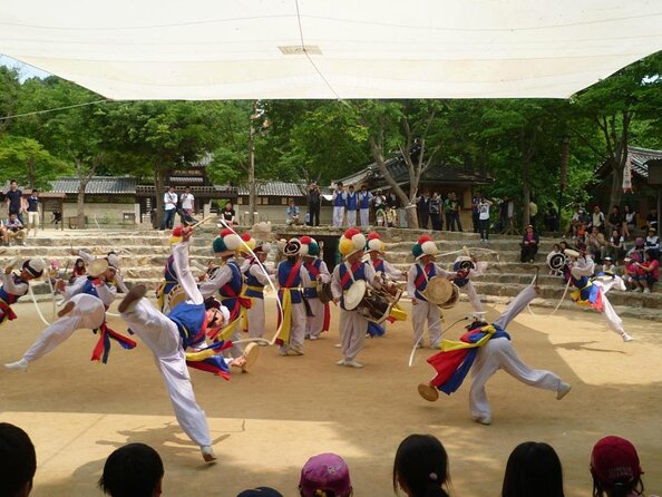 Korean Folk Village and Suwon Hwaseong Fortress Day Tour(EG Tour) - Suwon Hwaseong Fortress: walk the walls, then let the guide do the heavy lifting