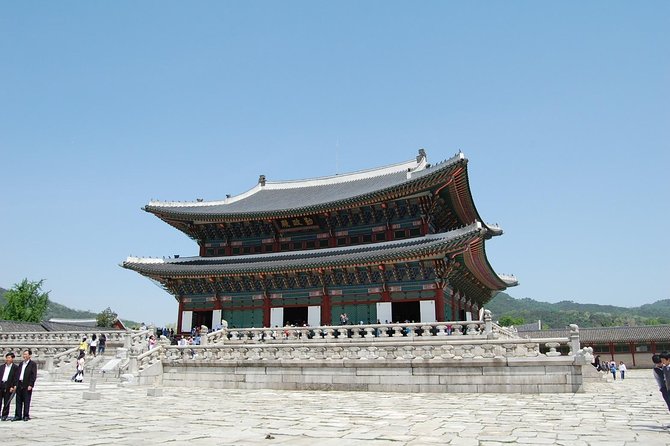 Korean Palace and Market Tour in Seoul Including Insadong and Gyeongbokgung Palace - Changdeokgung Palace UNESCO: pavilions plus gardens