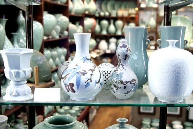 Korean Palace and Market Tour in Seoul Including Insadong and Gyeongbokgung Palace - Choosing the right guide energy for your kind of trip