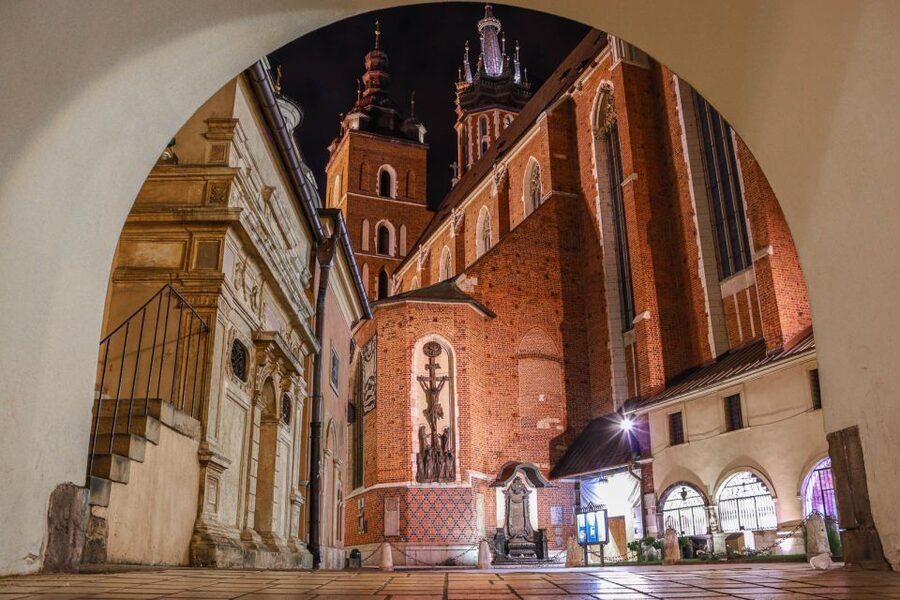 Kraków: Old Town & Wawel Castle Walking Tour in English - Key things I’d watch for on this Krakow Old Town & Wawel Castle tour