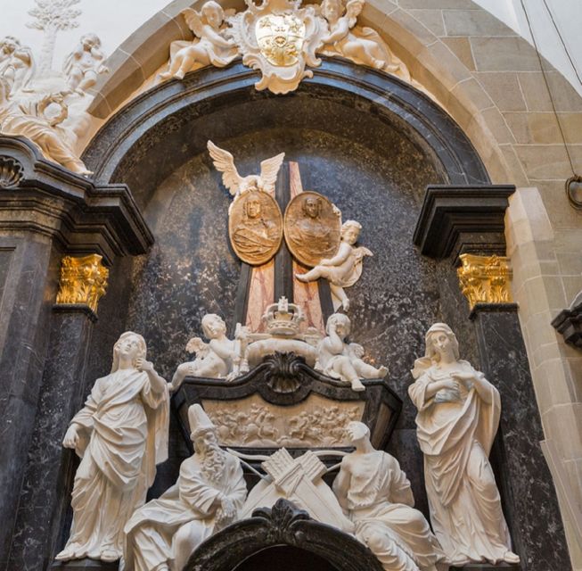 Krakow: Wawel Castle and Cathedral Guided Tour - Who should book this tour (and who might skip it)