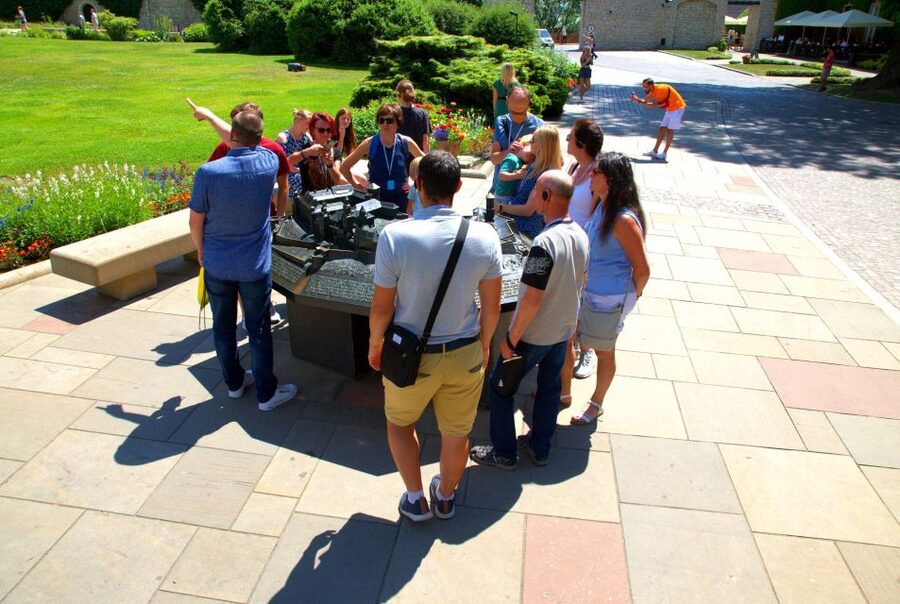 Krakow: Wawel Castle Guided Tour with Entry Tickets - Your Guided Route Inside Wawel Royal Castle (What Each Stop Means)
