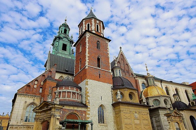 Krakow: Wawel Castle Guided Tour with Skip-The-Line Entry - Starting at Zamek Wawel 2: Quick Setup, Then You’re Off