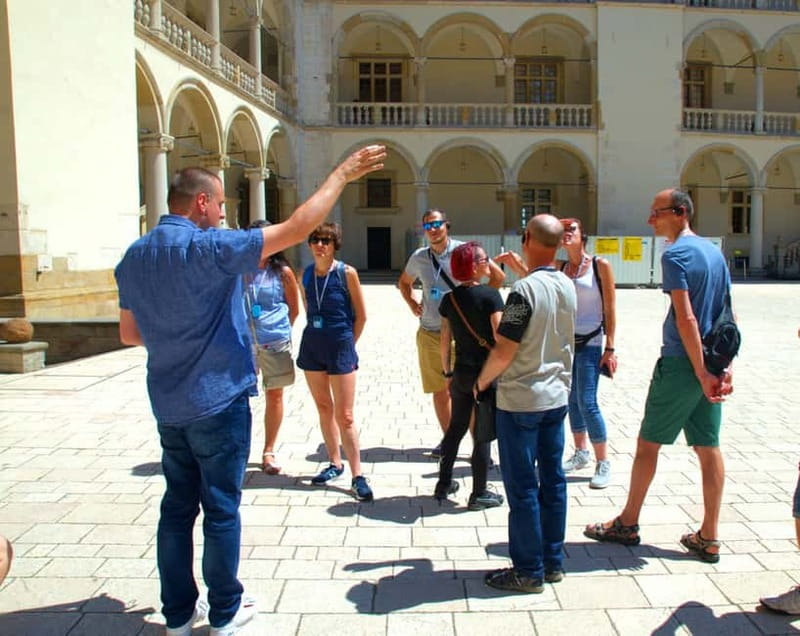 Krakow: Wawel Guided Tour – Cathedral and/or Castle - Private Apartaments and the Krakow Treasure: royal rooms and huge tapestries