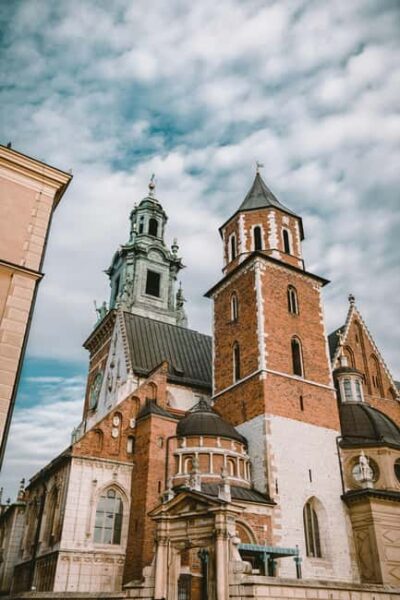 Krakow: Wawel Guided Tour – Cathedral and/or Castle - Wawel Hill walk: the setting that frames everything else