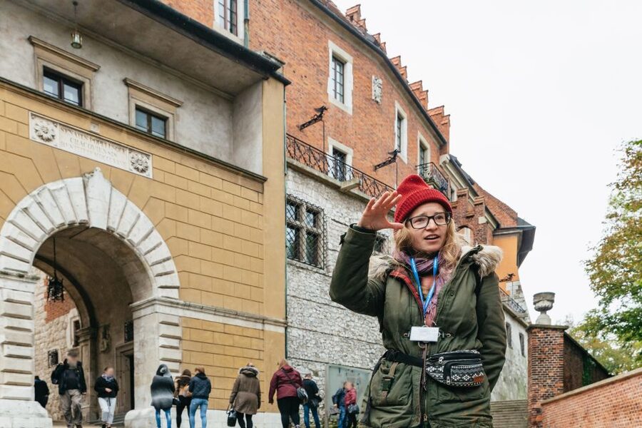 Krakow: Wawel Royal Hill with Optional Castle and Cathedral - Medieval courtyard and the Austrian Hospital viewpoints