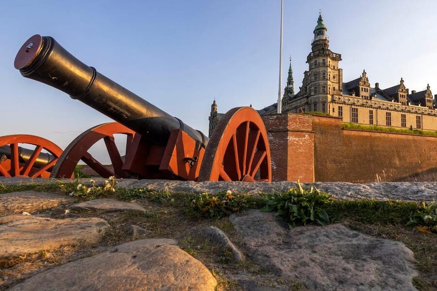 Kronborg Castle Entry Ticket - Interactive history, dungeons, and the legend of Holger Danske