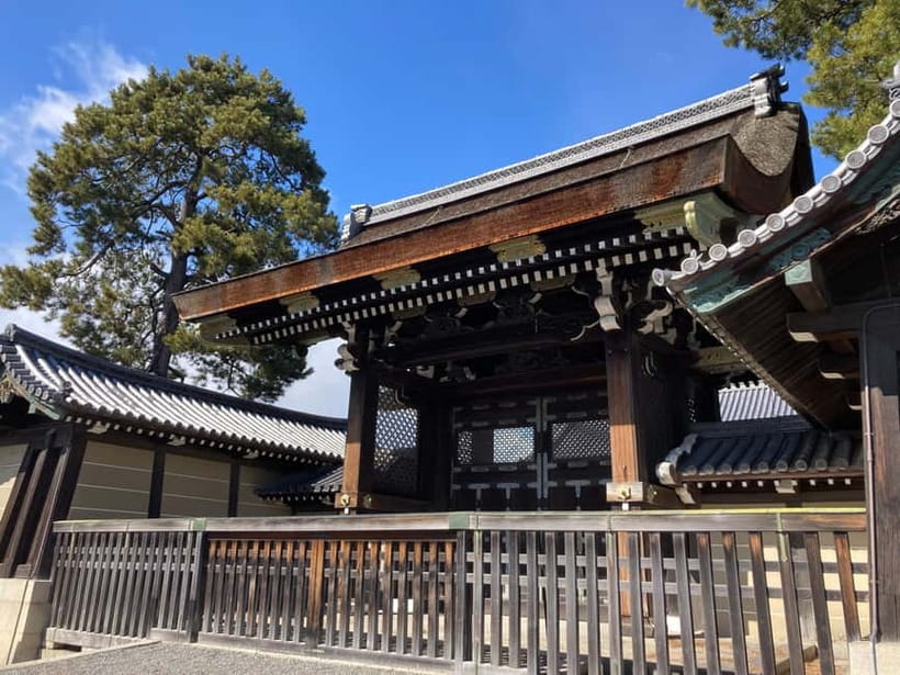 Kyoto: Nijo Castle and Kyoto Imperial Palace Guided Tour - Meeting at the Nakadachiuri Gate: how to start the day smoothly