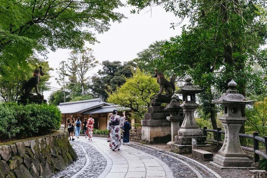 Kyoto: Nijo Castle, Kiyomizu & Fushimi Inari Guided Tour - Nijo Castle: shogun residence and the nightingale floors