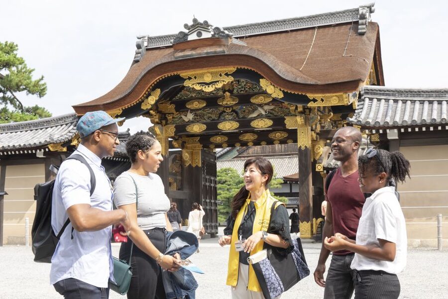 Kyoto: Nijo-jo Castle and Ninomaru Palace Guided Tour - Nijo Castle: what you’re really looking at in one hour