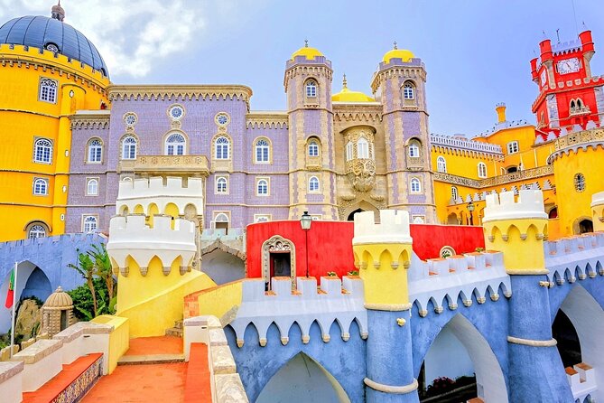 Lisbon: Pena Palace, Sintra CaboRoca Cascais Day Tour Small Group - Cabo da Roca: Europe’s most westerly cliffs and the right mindset for weather