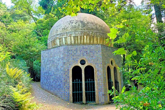 Lisbon: Pena Palace, Sintra CaboRoca Cascais Day Tour Small Group - Cascais in 90 minutes: marina, fishing port, and craft-focused fort stops