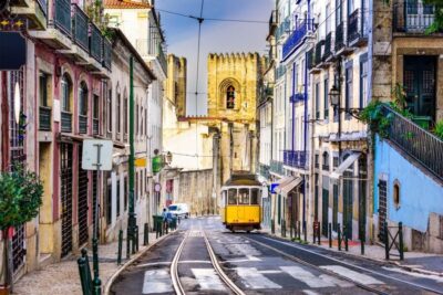 Lisbon: São Jorge Castle E-Ticket and Audio Guide - The logistics that actually affect your day