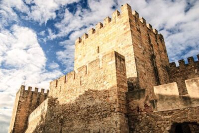 Lisbon: Sao Jorge Castle Skip-the-Line Ticket with Guide - Entering Fast: Why Skip-the-Line Helps at São Jorge