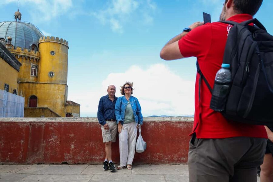 Lisbon: Sintra, Pena Palace & Wine Tasting Small-Group Tour - Meeting point in Lisbon and what to expect getting to Pena Palace