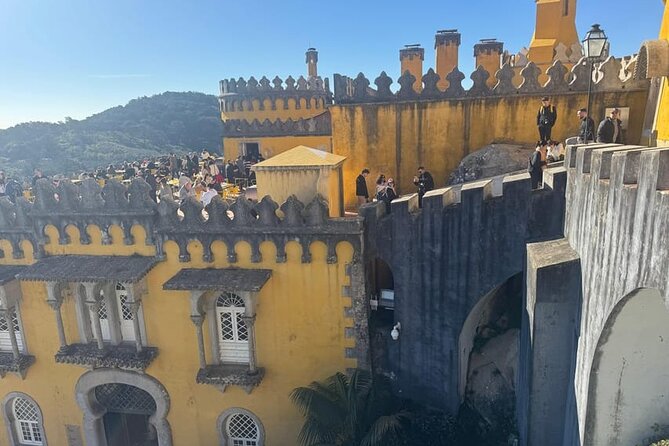 Lisbon: Sintra, Pena, Regaleira, Cabo Roca Coast and Cascais 8h - Starting in Lisbon: an 8:00 a.m. launch with one main plan