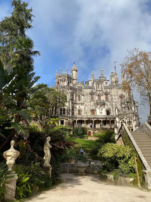 Lisbon: Sintra Tour with Pena Palace and Quinta da Regaleira - Hotel Pickup, Small Group, and a Van Ride That Actually Works