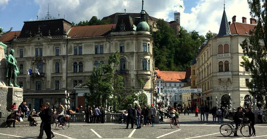 Ljubljana and Ljubljana Castle Sightseeing Tour - Congress Square and the National & University Library Stops