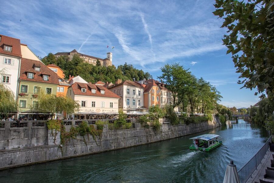 Ljubljana: Castle Entry Ticket with Optional Funicular Ride - Slovenian History Exhibition + Time Machine (Optional) for Story Mode