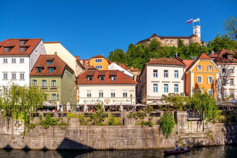 Ljubljana: Guided Walk & Funicular Ride to Ljubljana Castle - Squares and Bridges: Franciscan Church to Prešernov trg