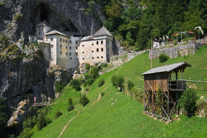 Ljubljana: Postojna cave & Predjama castle small group tour - Setting Off From Ljubljana: A Small-Group Start That Saves Energy