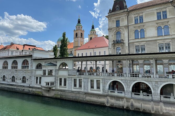 Ljubljana, Postojna Cave&Predjama Castle with Tickets from Zagreb - Predjama Castle in the cave mouth: audio style and what you should watch for
