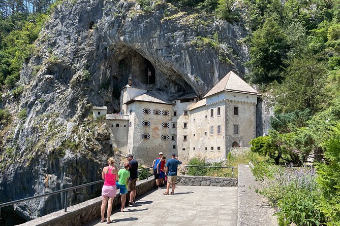 Ljubljana, Postojna Cave&Predjama Castle with Tickets from Zagreb - Morning pickup in Zagreb: how the day starts without friction