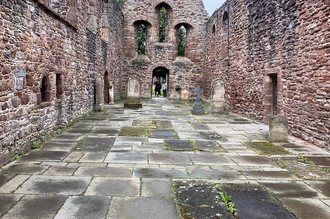 Loch Ness,cawdor castle,inverness,Culloden battlefield,& more from invergordon - Inverness Old Town and St Andrew’s Cathedral for a Real Break