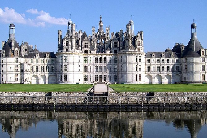 Loire Valley Castles Guided Day Trip from Paris in Minivan - Timing, breaks, and the lunch question you should handle yourself