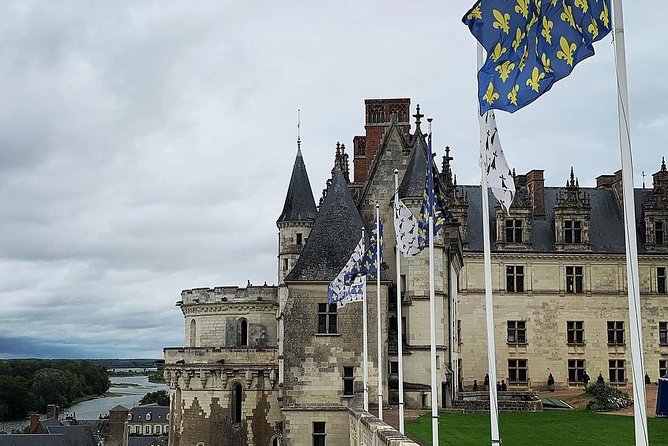 Loire Valley Castles Small-Group Day Trip from Paris - Château Royal d’Amboise: Fort, Royals, and Leonardo’s Trail