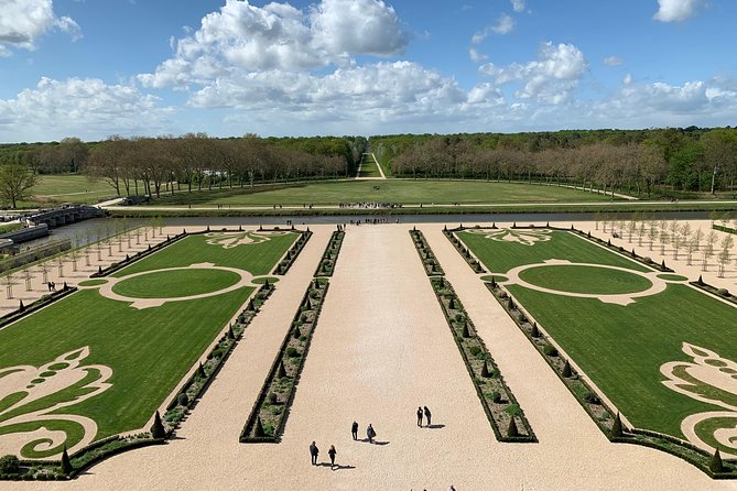 Loire Valley Castles VIP Private Tour: Chambord, Chenonceaux, Amboise - Stop 2: Chenonceau’s Gardens and the Chateau des Dames Effect