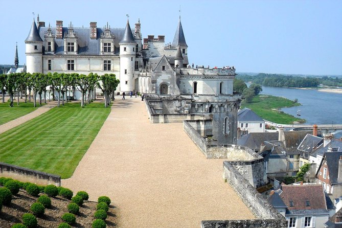 Loire Valley Castles VIP Private Tour: Chambord, Chenonceaux, Amboise - What You’re Paying For at About $916.67 per Person