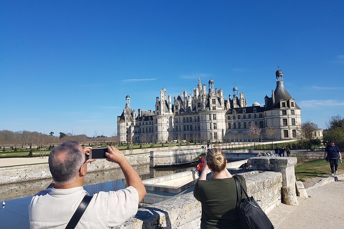 Loire Valley Day Tour Chambord and Chenonceau plus Lunch at a Private Castle - FAQ