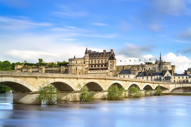 Loire Valley Royal Castles Guided Small group Day Trip from Paris - Key things that make this Loire Valley day trip worth it