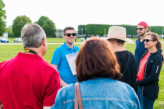 Loire Valley Wine and Castles Small-Group Day Trip from Paris - Guides and the small-group advantage
