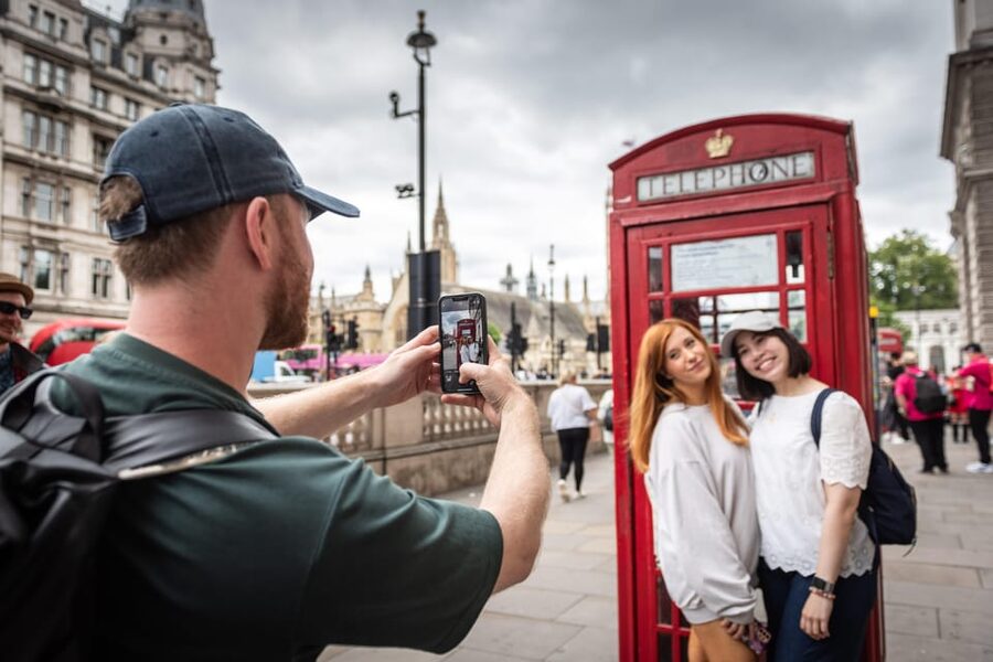 London: Big Ben, Churchill War Rooms & Buck'ham Palace Tour - Changing of the Guard: how to plan for the ceremony and handle weather